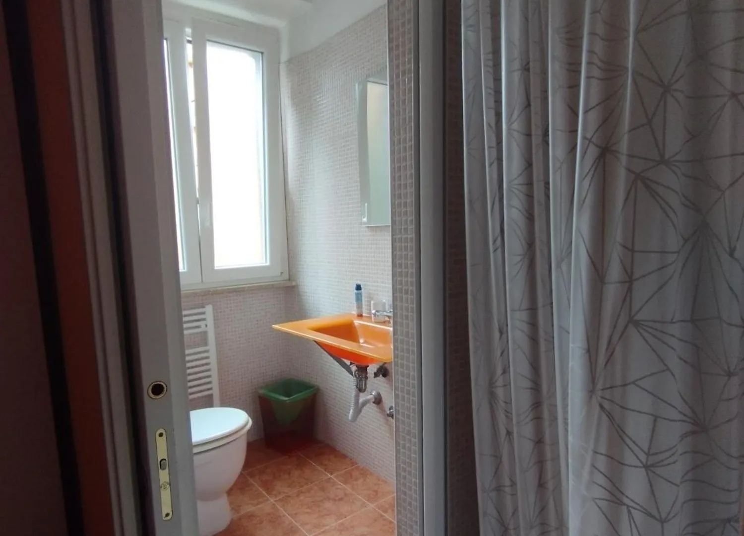Adriatic Room 50 M Dalla Stazione Ferroviaria Di Ciampino E Dalla Navetta Aeroportuale