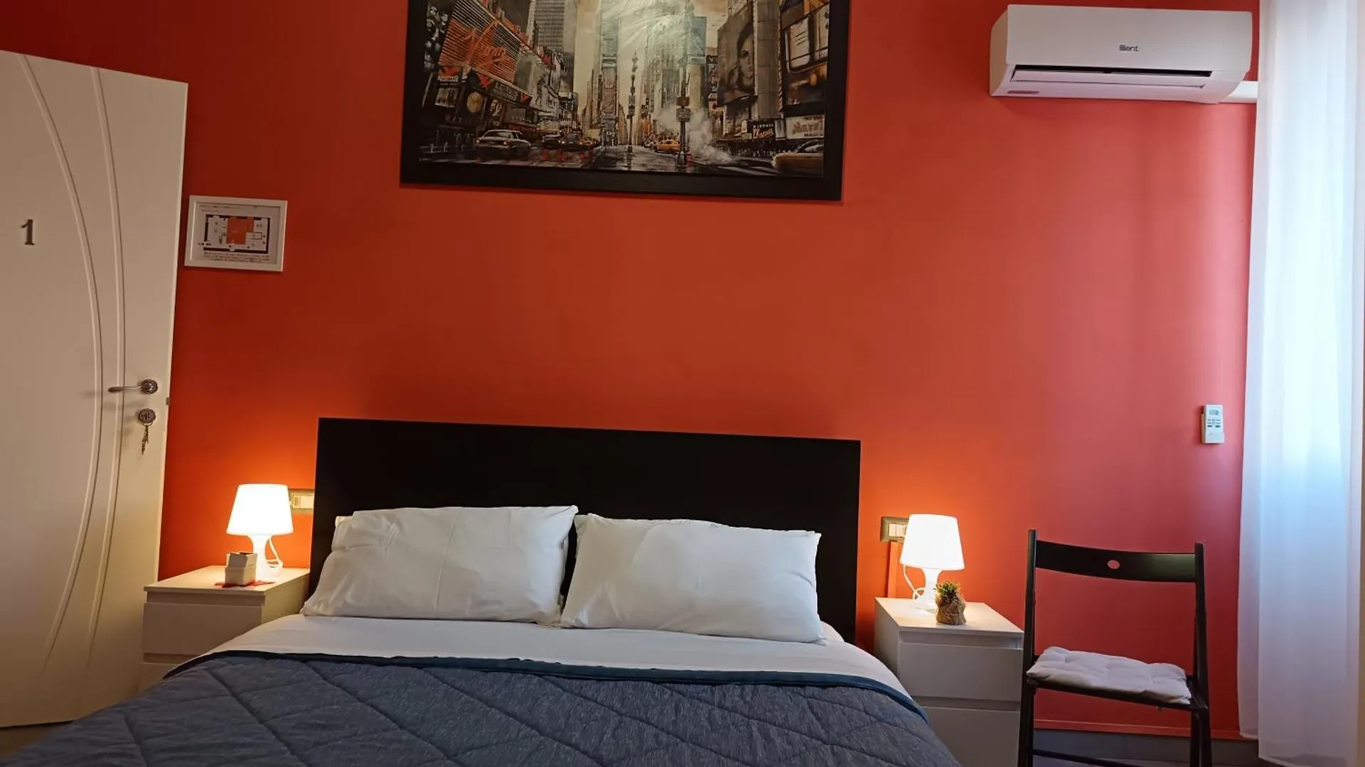 Adriatic Room 50 M Dalla Stazione Ferroviaria Di Ciampino E Dalla Navetta Aeroportuale