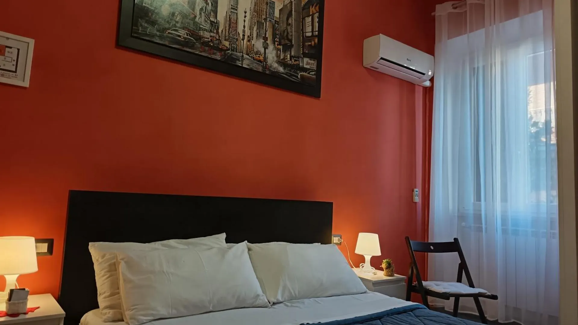 Adriatic Room 50 M Dalla Stazione Ferroviaria Di Ciampino E Dalla Navetta Aeroportuale Guest house