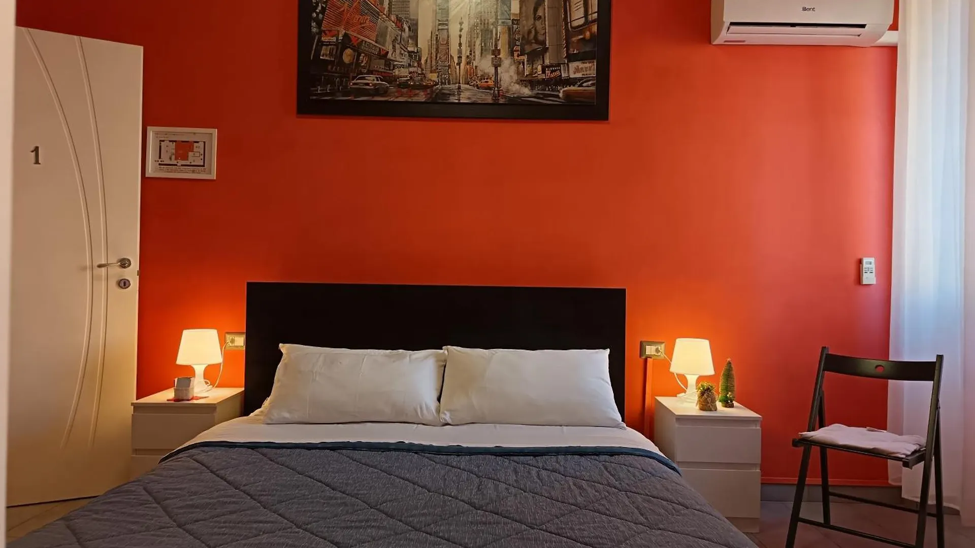 Adriatic Room 50 M Dalla Stazione Ferroviaria Di Ciampino E Dalla Navetta Aeroportuale Guest house