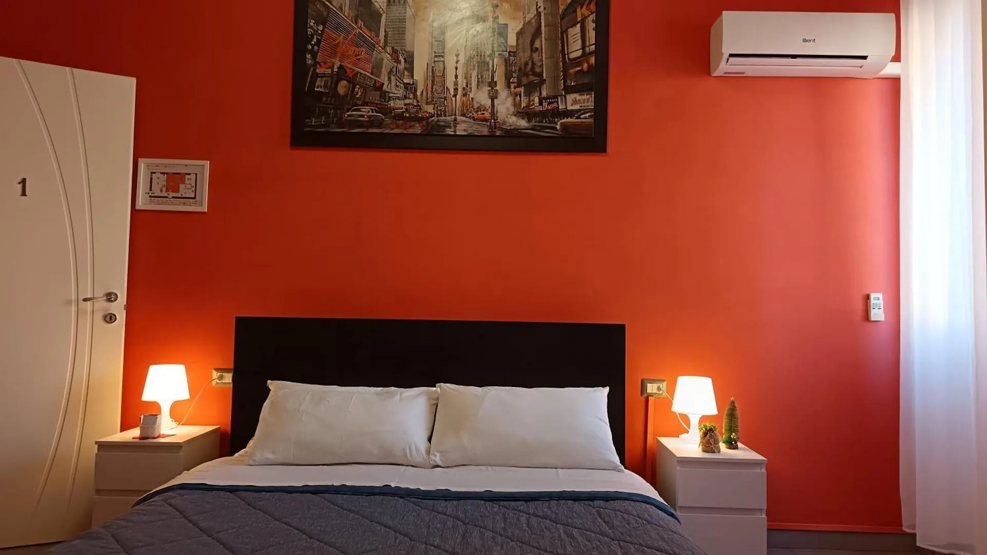 Adriatic Room 50 M Dalla Stazione Ferroviaria Di Ciampino E Dalla Navetta Aeroportuale location